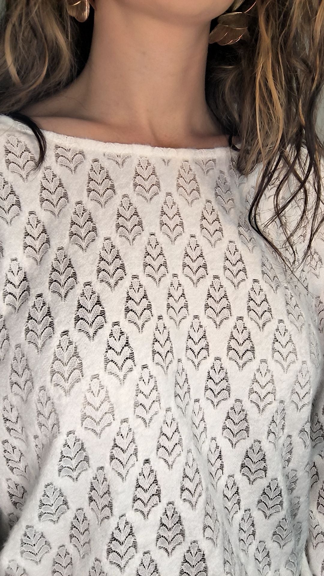 ✨ Pull Élisa – Blanc motifs élégants ✨